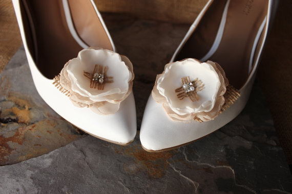 Bridal shoes with silk flowers