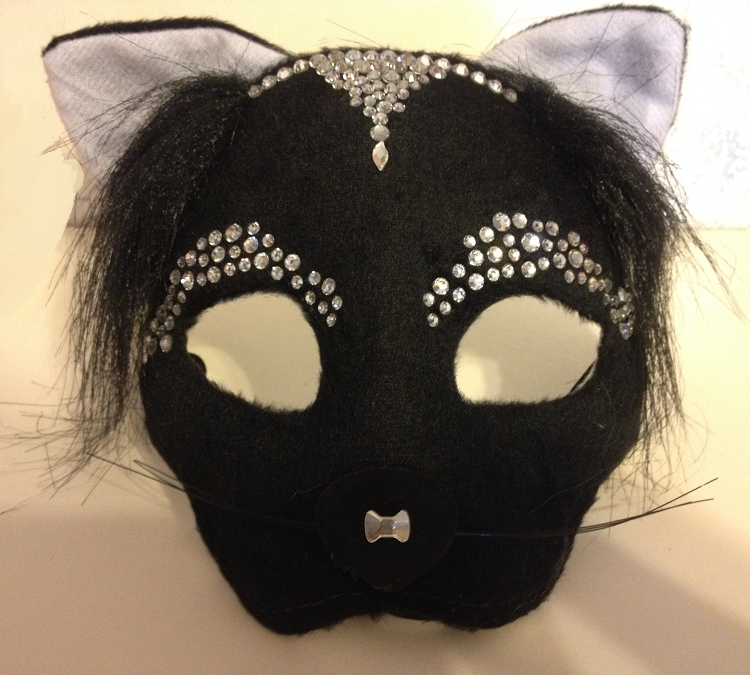 free-diy-diresctions-on-embellishing-swarovski-crystals-to-halloween-mask