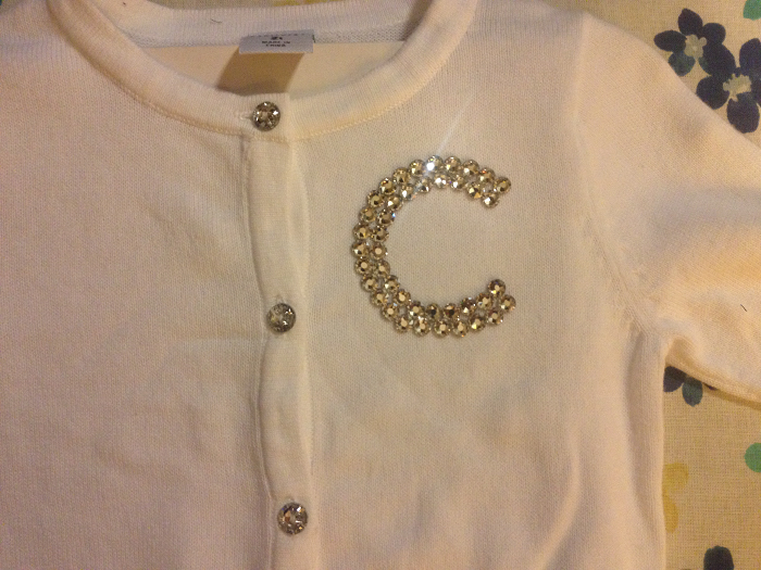 diy-swarovski-crystal-flat-backs-to-shirt-for-cubs