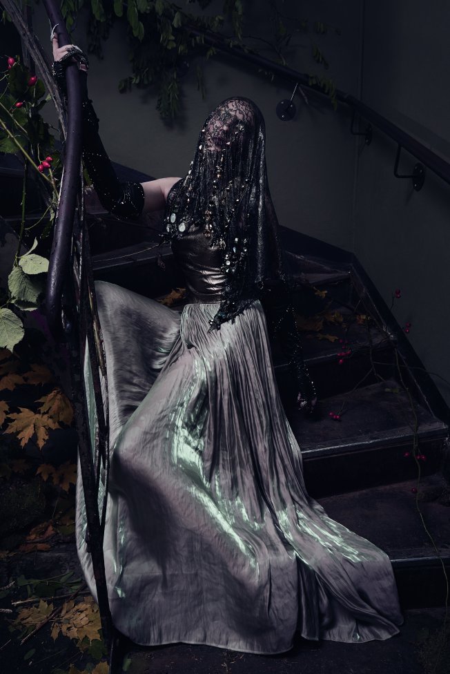 sp_ss2018_spellbound_model_textile_0479bg