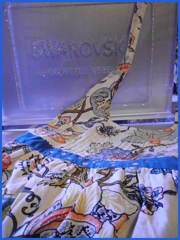 How_to_glue_crystals_to_clothing_instructions_4